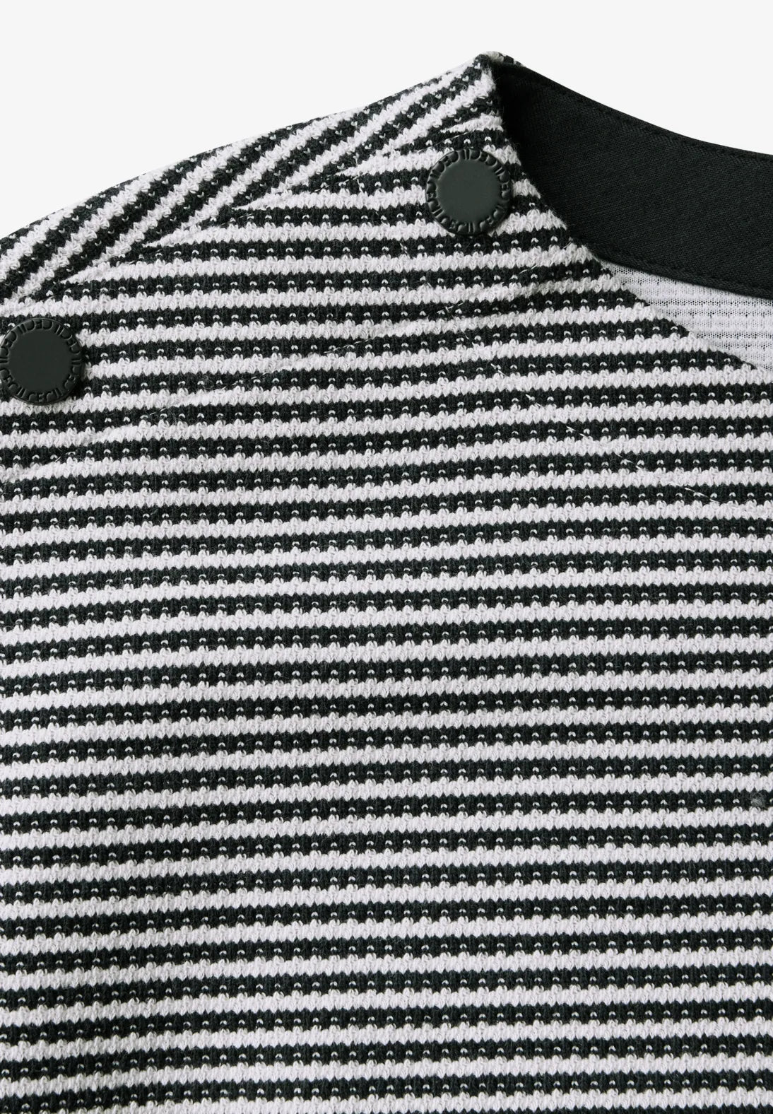 CAMISETA A RAYAS CON DETALLES