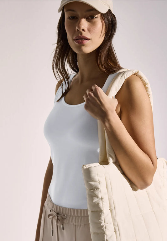 CECIL TOP SIN MANGAS BLANCO CUELLO REDONDO