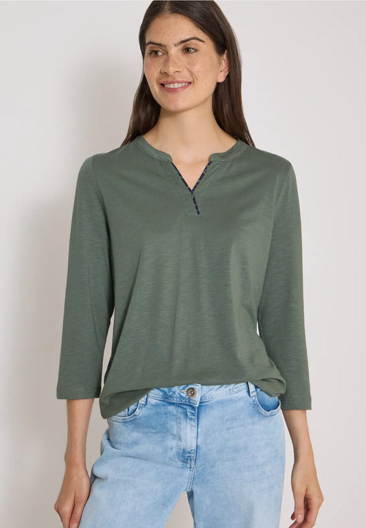 BLUSA ELASTICA VERDE CUELLO EN V CECIL