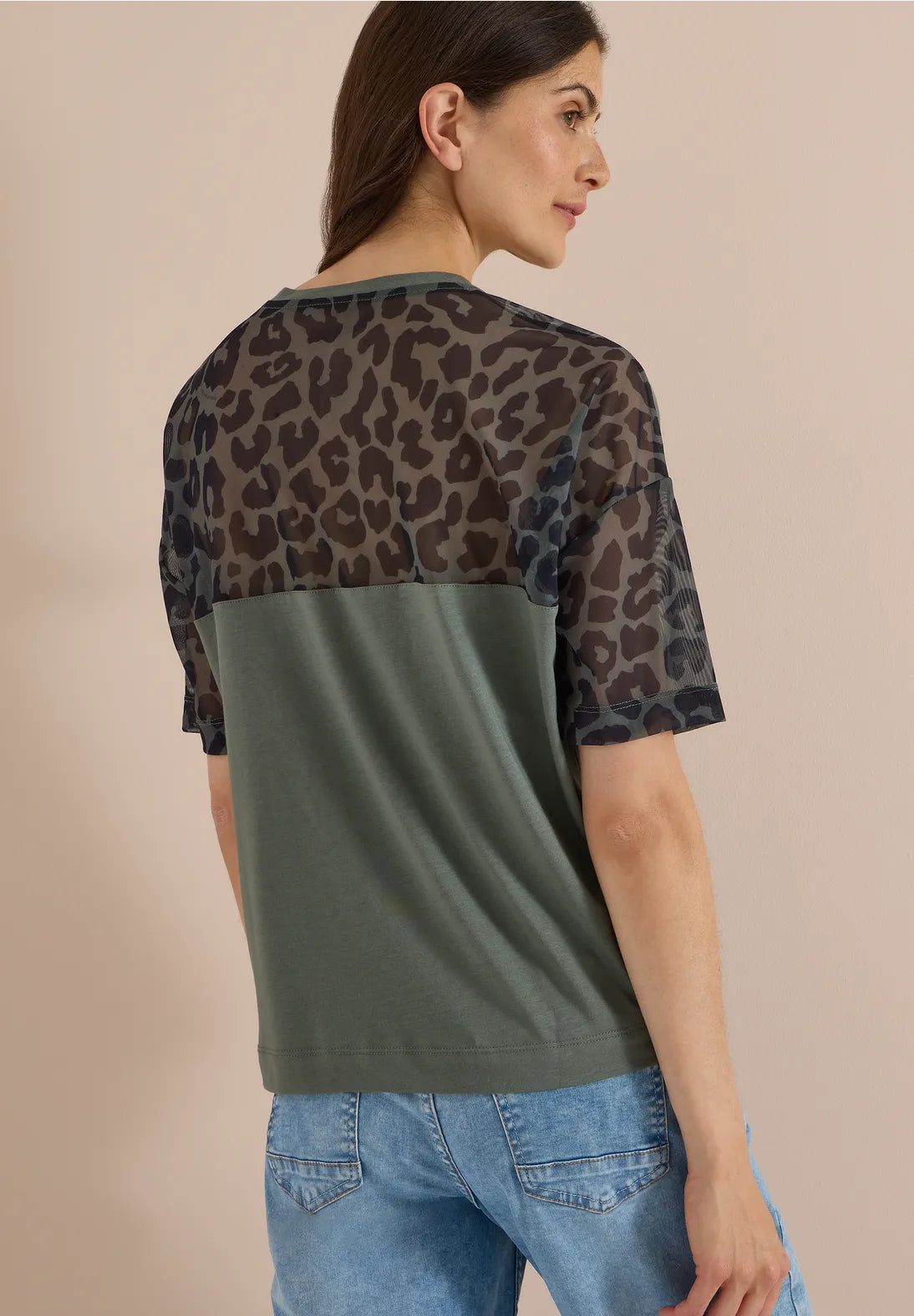 CAMISETA DE PUNTO CON MALLA EN MANGAS ESTAMPADA CECIL
