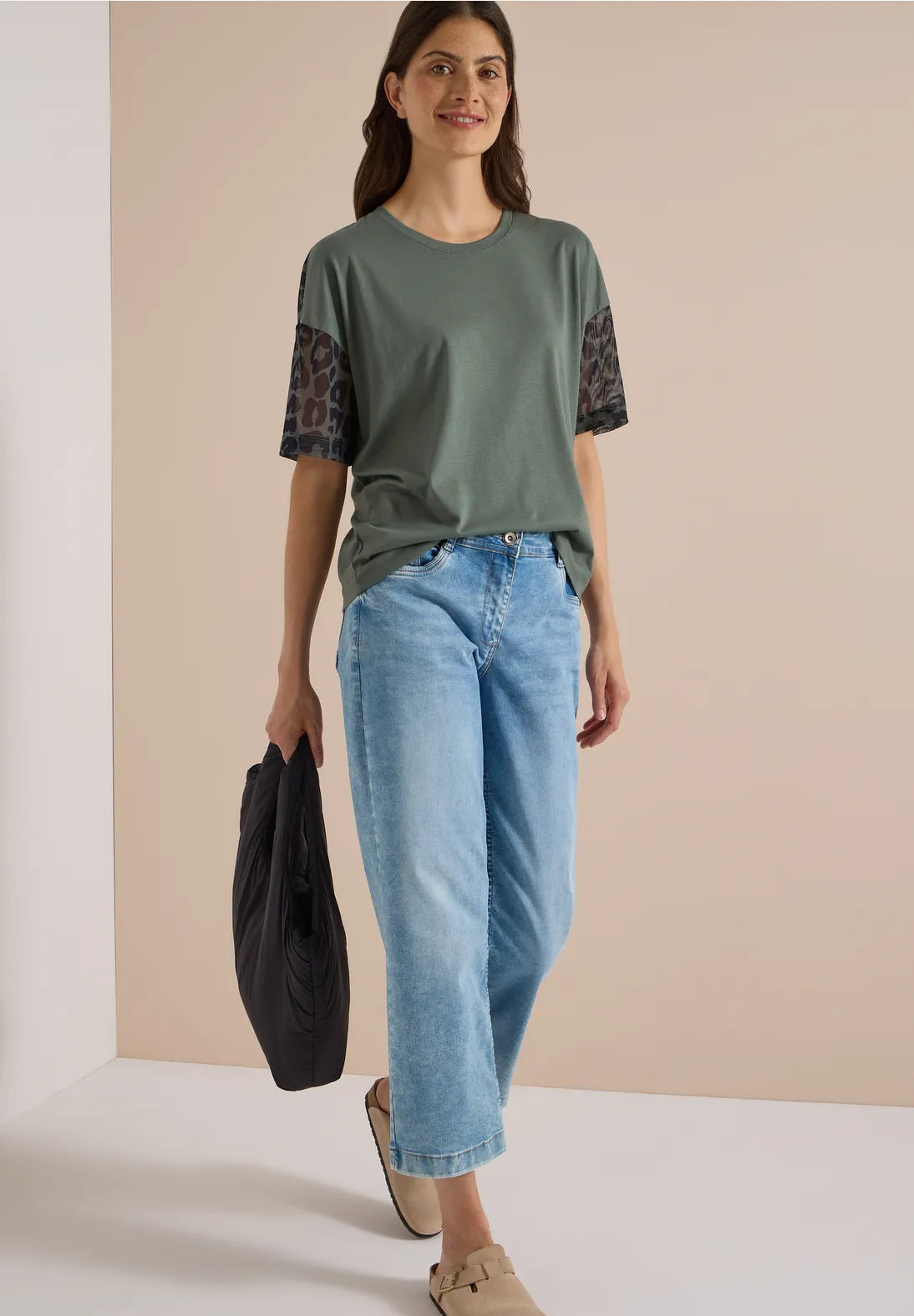 CAMISETA DE PUNTO CON MALLA EN MANGAS ESTAMPADA CECIL