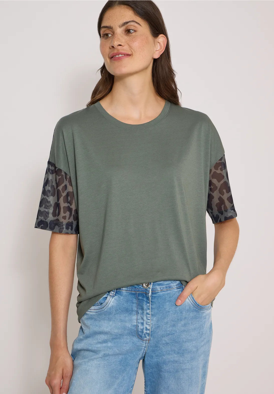 CAMISETA DE PUNTO CON MALLA EN MANGAS ESTAMPADA CECIL