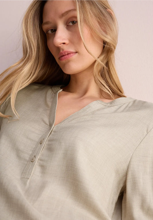 BLUSA ESTAMPADA CUELLO EN "V" BEIGE