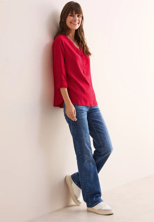 BLUSA MONOCOLOR CUELLO EN V EN ROJO