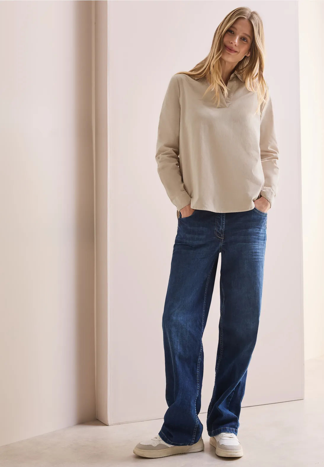 BLUSA MONOCOLOR DE MICRO PANA BEIGE