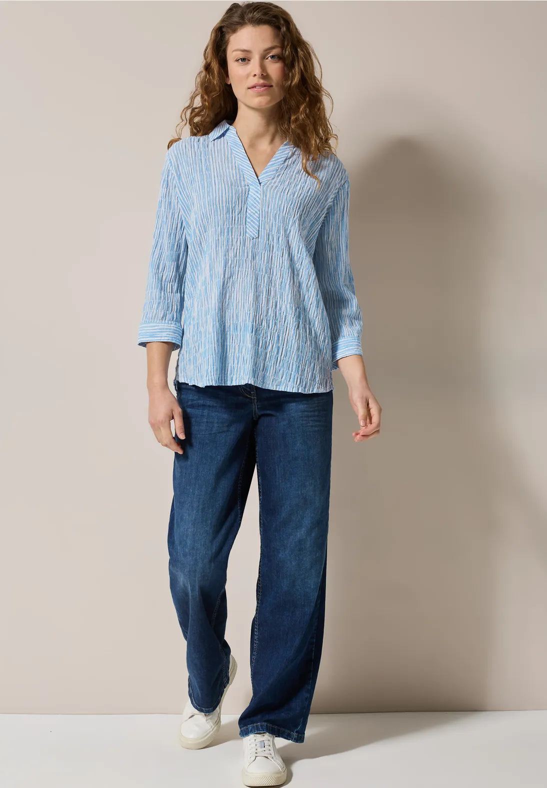 CECIL BLUSA CUELLO PICO ABERTURAS LATERALES