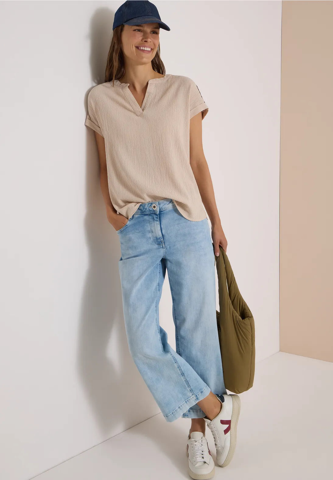 BLUSA ESCOTE EN V DE VISCOSA CECIL