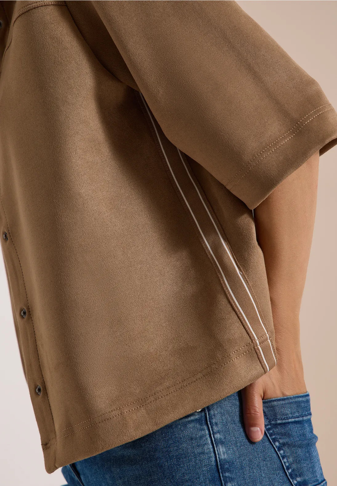 Sobrecamisa terciopelo marron. En3 Calafell
