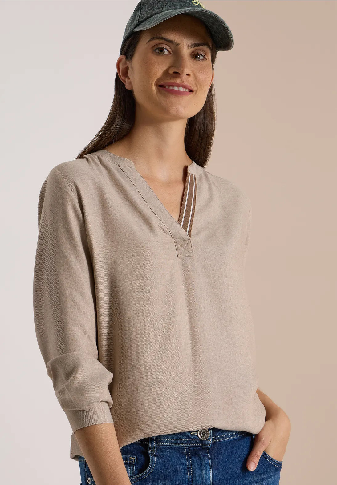 BLUSA CUELLO EN V DETALLE CINTA. EN3CALAFELL