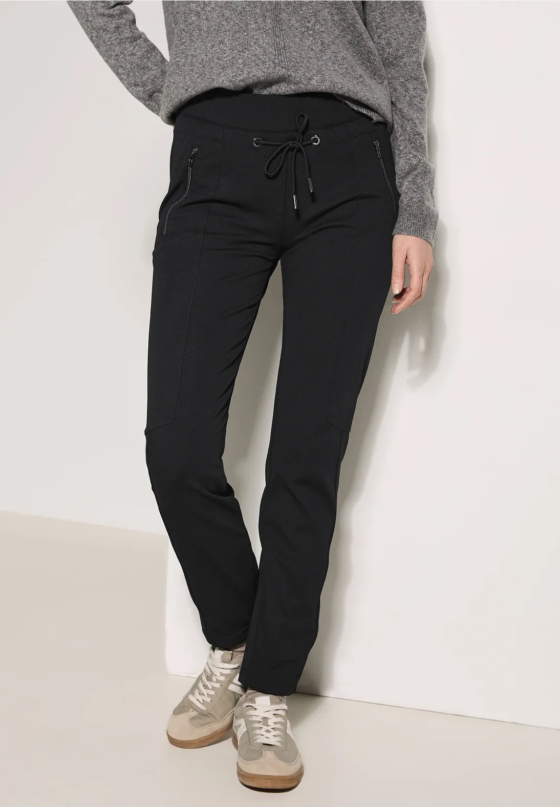 PANTALONES DE CORTE INFORMAL CON BOLSILLOS LATERALES