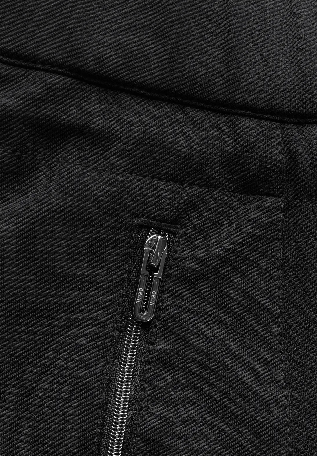 PANTALONES DE CORTE INFORMAL CON BOLSILLOS LATERALES