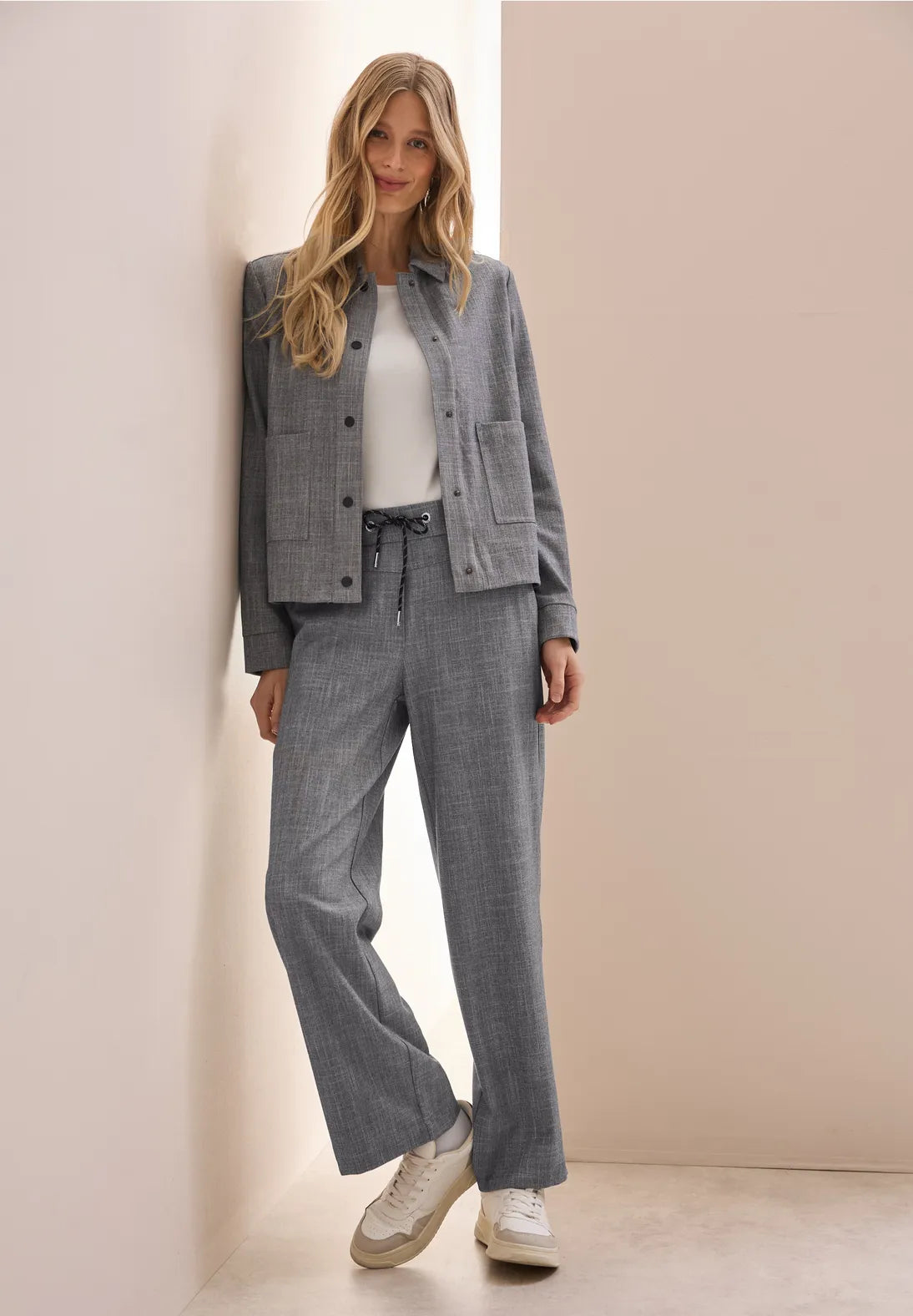PANTALONES CON ASPECTO LONA DE PIERNA ANCHA