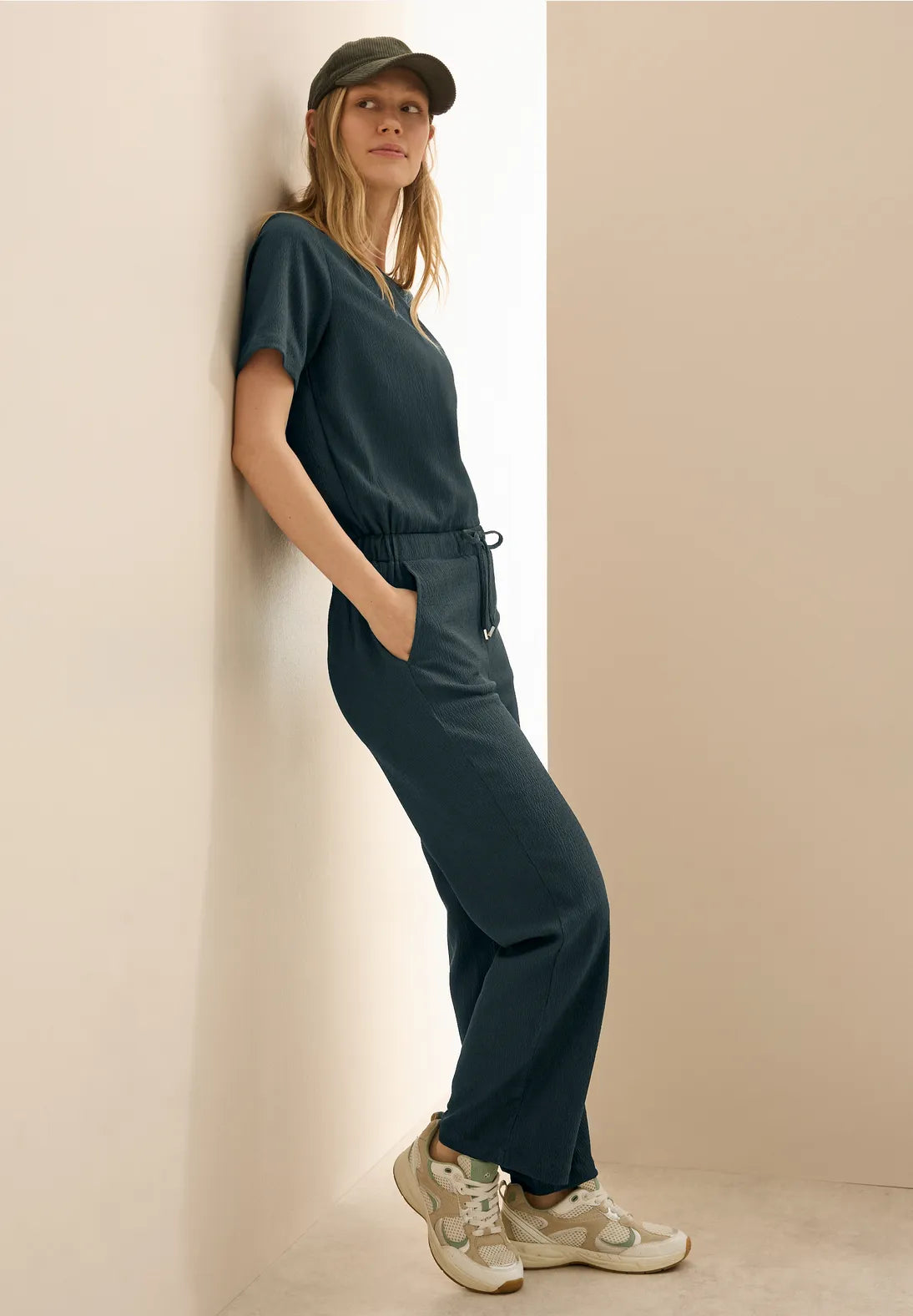 CECIL MONO CON CINTURA PIERNAS RECTAS