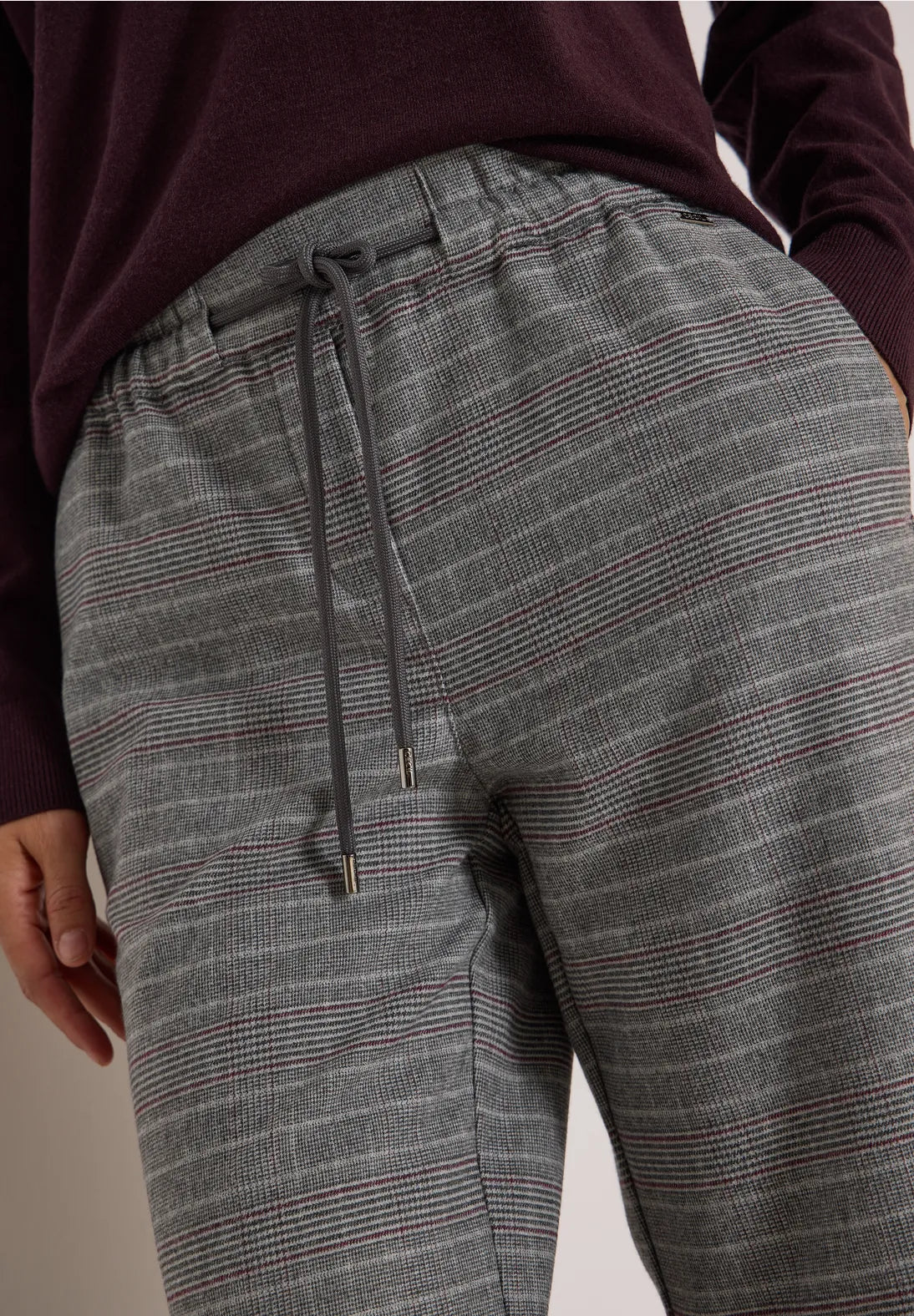 PANTALONES HOLGADOS ESTAMPADO A CUADROS CECIL