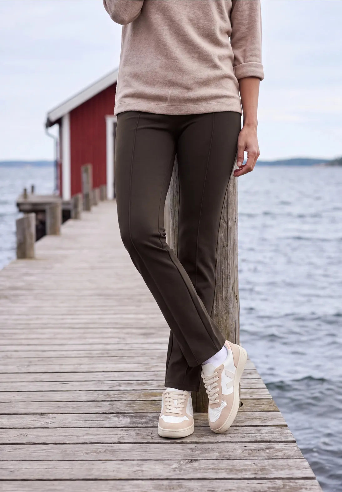 Pantalones ajustados. EspritCaalafell