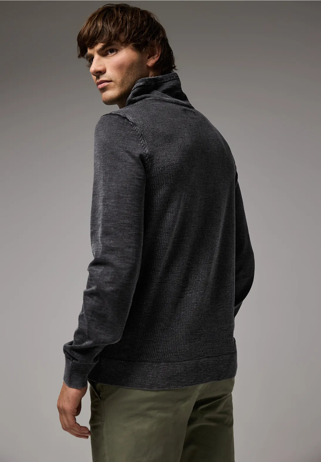 JERSEY GRIS MEDIO CUELLO ASPECTO LAVADO