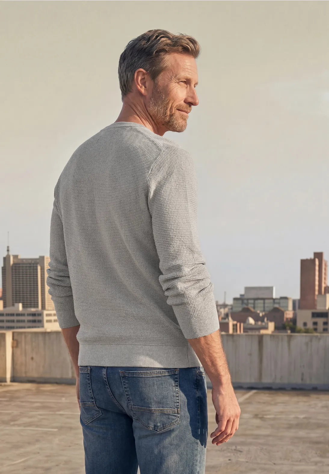 JERSEY CON TEXTURA EN BEIGE STREET ONE MEN