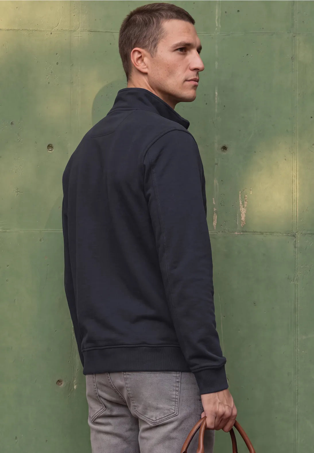 Detalle trasera sudadera. En3alafell