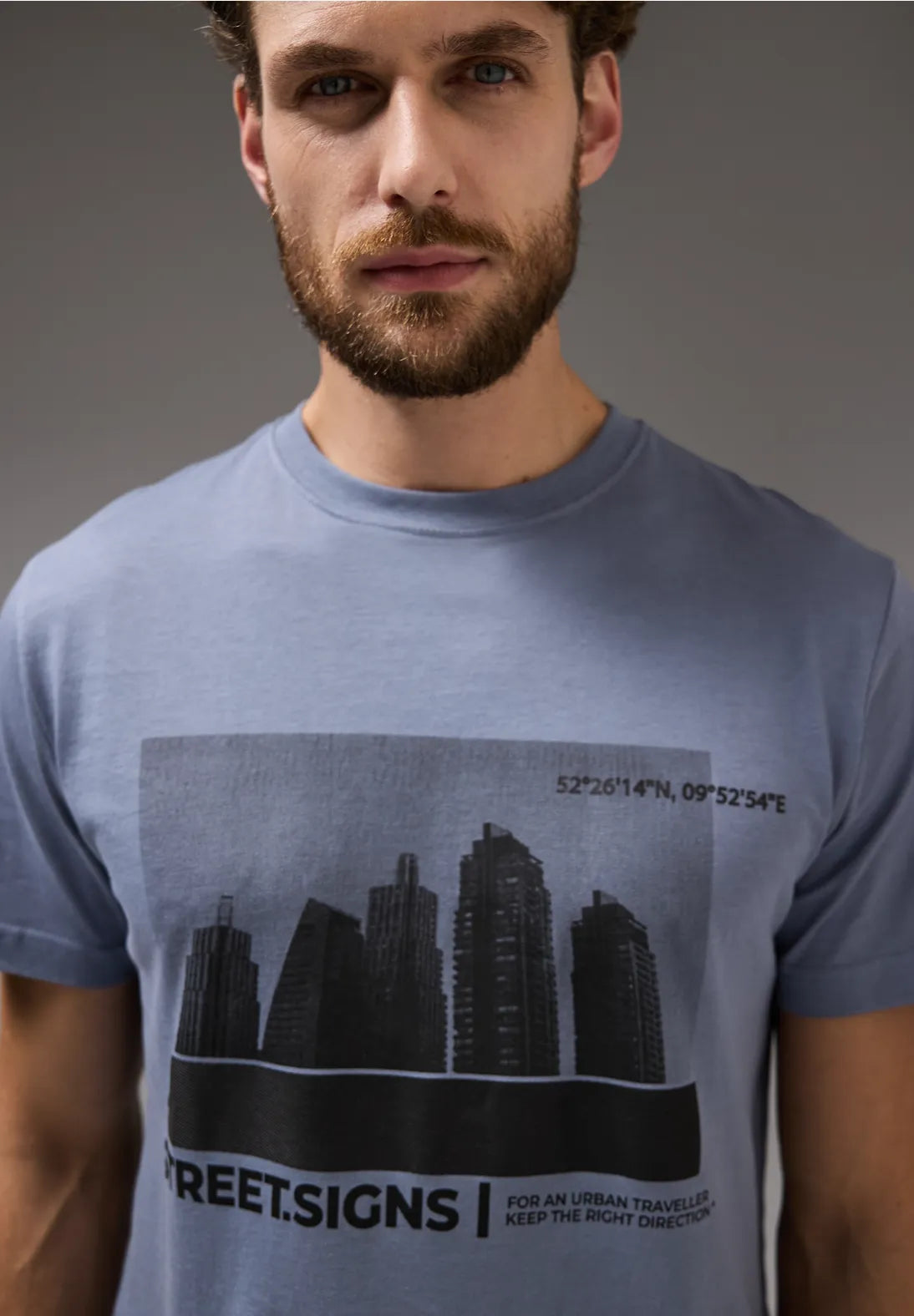 CAMISETA DE MAGA CORTA CUELLO REDONDO