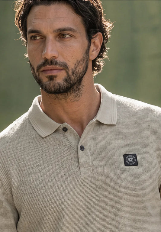 POLO MANGA LARGA BEIGE. EN3 CALAFELL