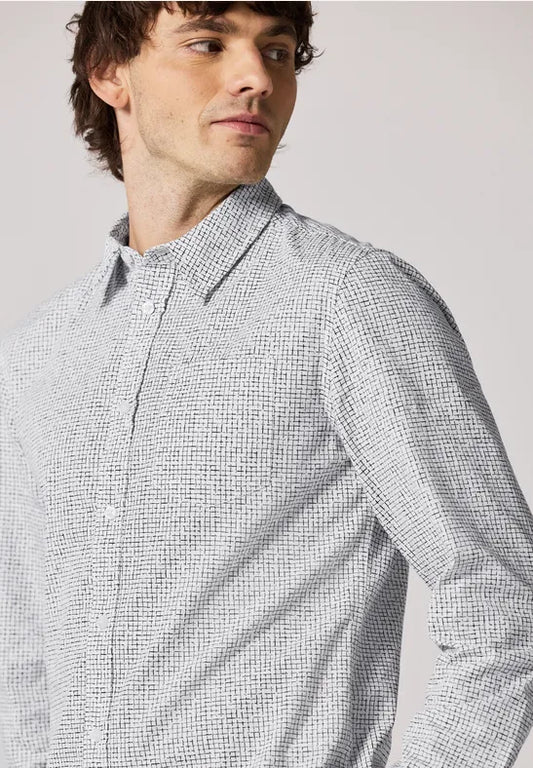 CAMISA CON ESTAMPADO DE CUADROS MODERNA