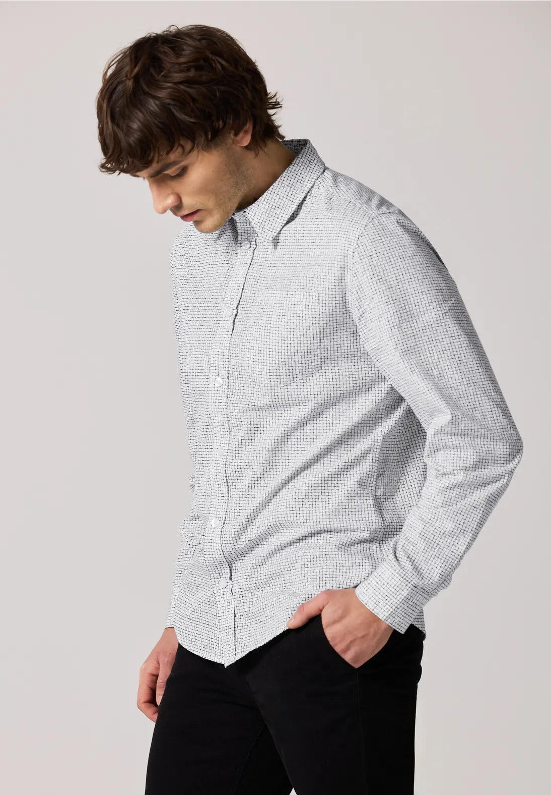 CAMISA CON ESTAMPADO DE CUADROS MODERNA
