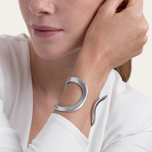PULSERA RIGIDA SILUETA CURVY