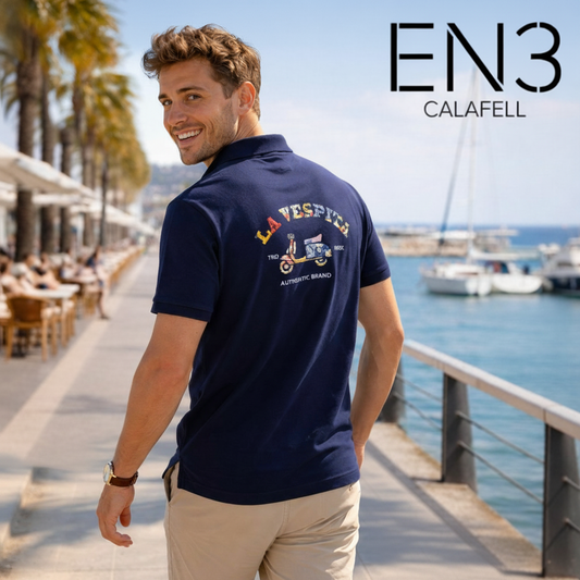LA VESPITA POLO AZUL CON PRINT EN LA ESPALDA